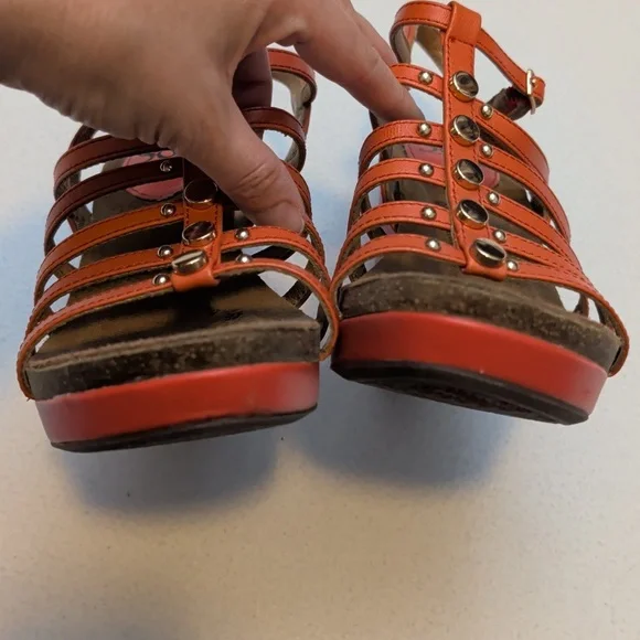 Sofft Strappy Coral Wedge Sandals w/ Gold Embellishments - Size 7.5 - Picture 6 of 6